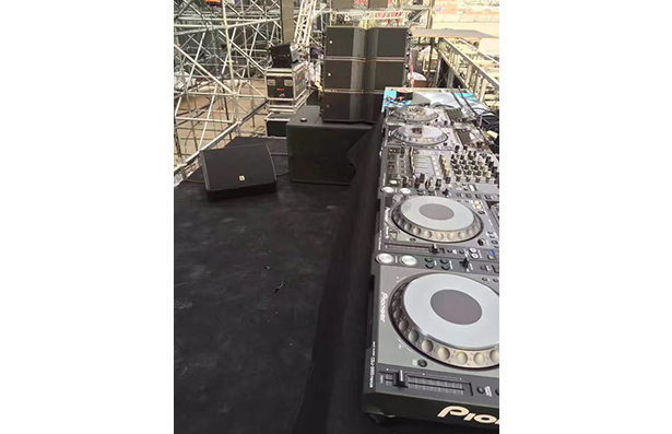 内蒙古，阿拉善，腾格里国际音乐节