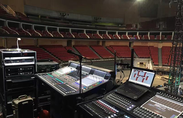 张学友巡回广州站现场