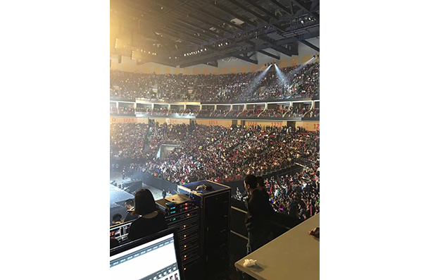 张学友巡回广州站现场