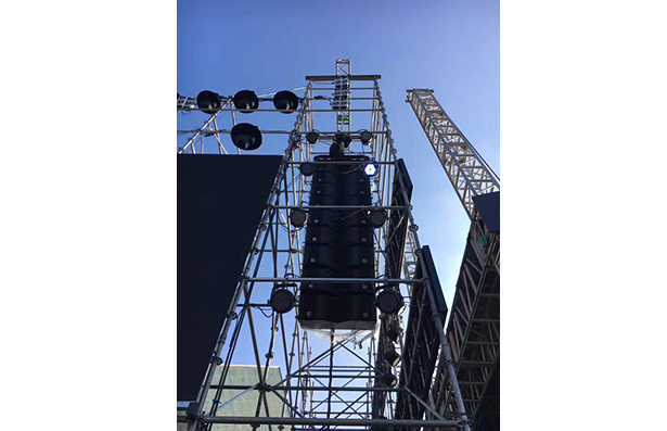 深圳龙岗大运中心广场（龙岗半马音乐会）