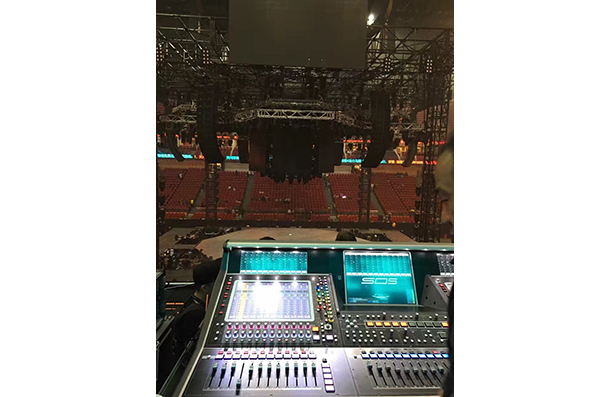 张学友巡回广州站现场