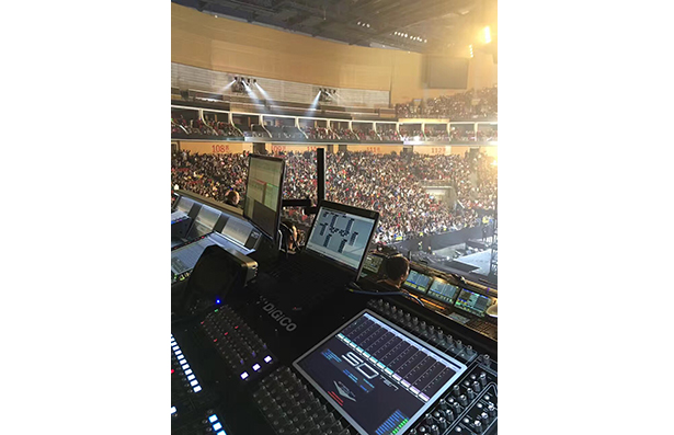 张学友巡回广州站现场