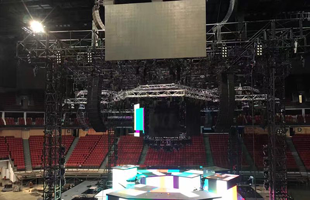 张学友巡回广州站现场