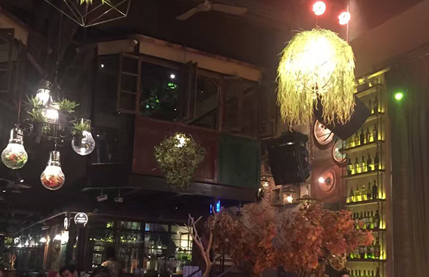 广州胡桃里音乐餐吧